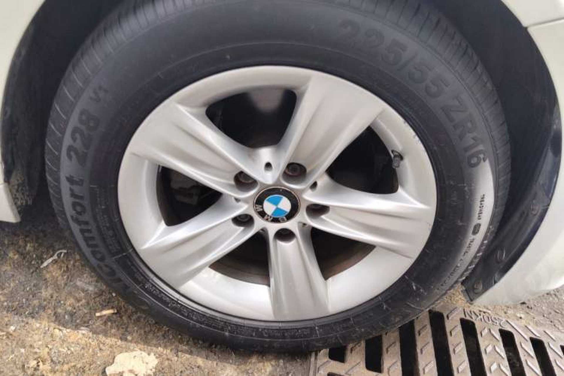 Used BMW 3 Series 2014 320i Sport Edition Right Front Wheel Hub