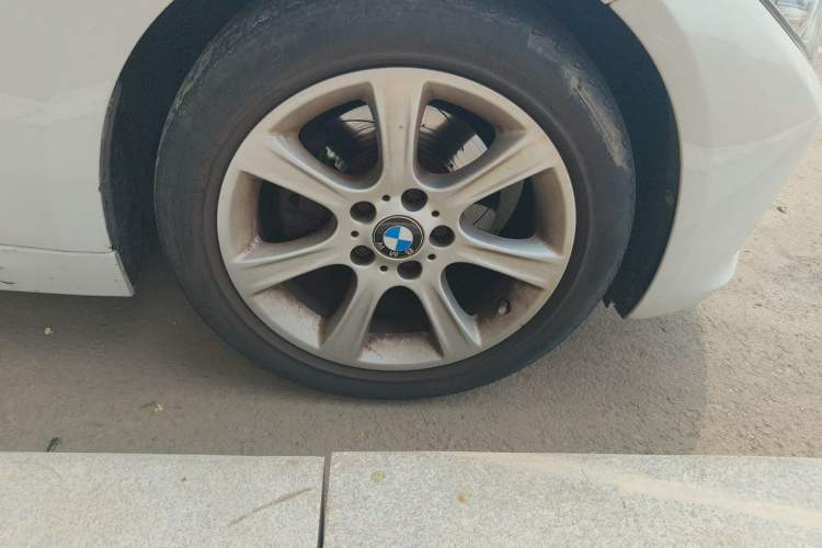 Used BMW 3 Series 2014 328Li Fashion Model Right Front Wheel Hub