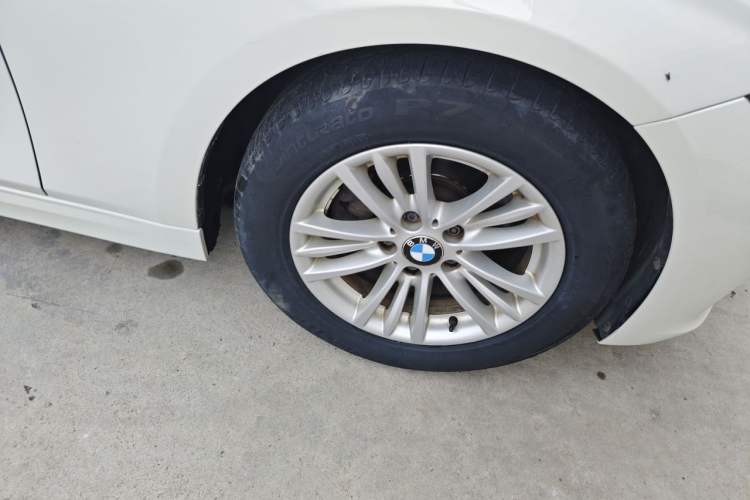 Used BMW 3 Series 2014 320Li Fashion Model Right Front Wheel Hub