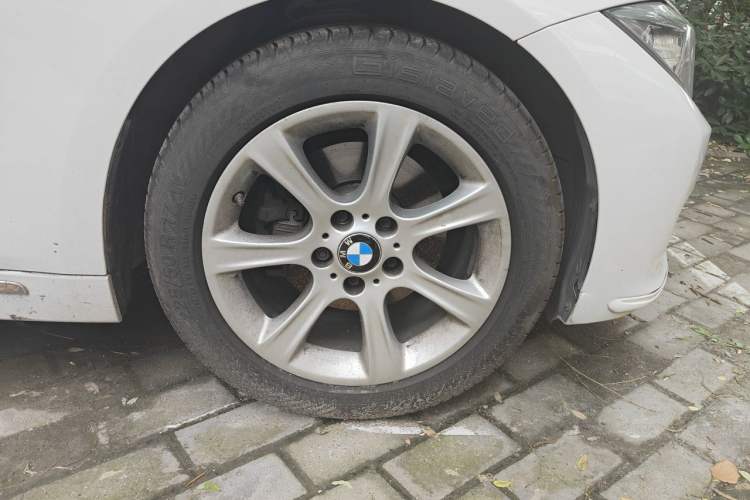 Used BMW 3 Series 2014 328Li Fashion Model Right Front Wheel Hub