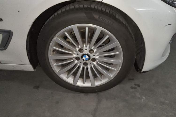 Used BMW 3 Series 2014 320i Sport Edition Right Front Wheel Hub