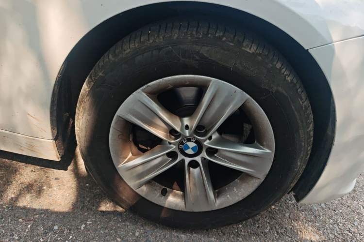 Used BMW 3 Series 2014 320i Sport Edition Right Front Wheel Hub