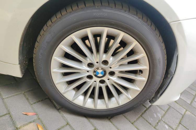 Used BMW 3 Series 2014 320Li Luxury Design Package Right Front Wheel Hub