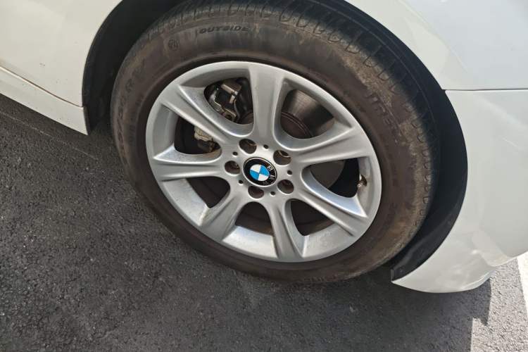 Used BMW 3 Series 2014 328Li Fashion Model Right Front Wheel Hub