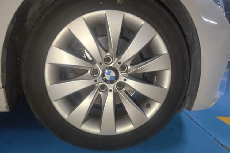 Used BMW 3 Series 2014 320Li Fashion Design Package Right Front Wheel Hub