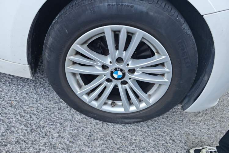 Used BMW 3 Series 2014 320Li Fashion Model Right Front Wheel Hub
