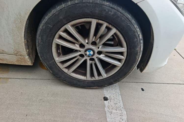 Used BMW 3 Series 2014 320Li Fashion Model Right Front Wheel Hub