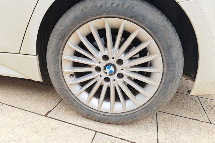 Used BMW 3 Series 2014 320Li Luxury Design Package Right Front Wheel Hub