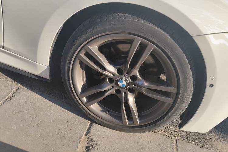 Used BMW 3 Series 2014 328i M Sport Edition Right Front Wheel Hub