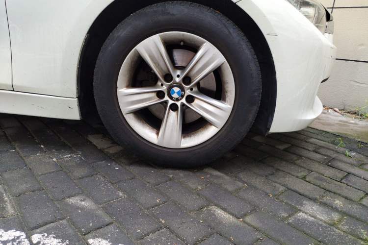 Used BMW 3 Series 2014 320i Sport Edition Right Front Wheel Hub