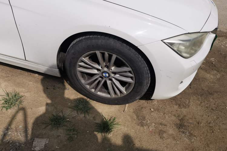 Used BMW 3 Series 2014 320Li Fashion Model Right Front Wheel Hub
