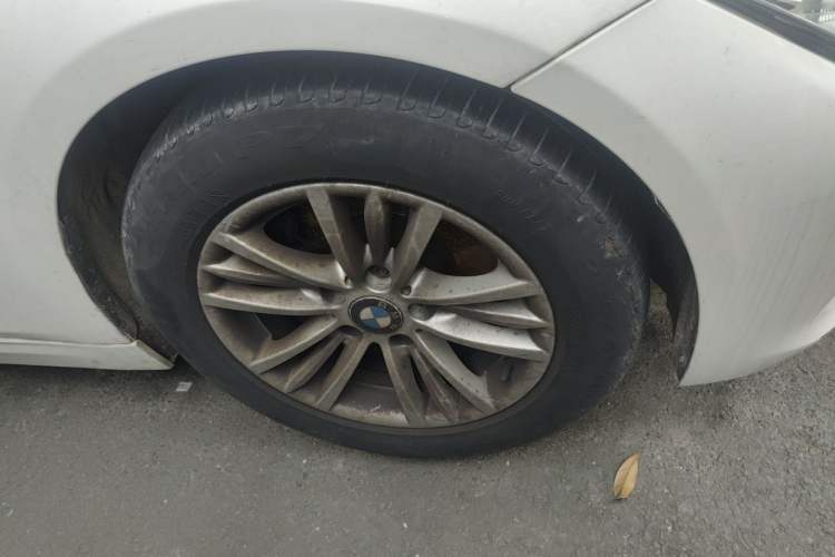 Used BMW 3 Series 2014 320Li Fashion Model Right Front Wheel Hub