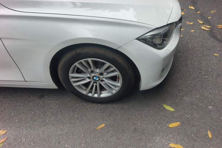 Used BMW 3 Series 2014 320Li Fashion Model Right Front Wheel Hub