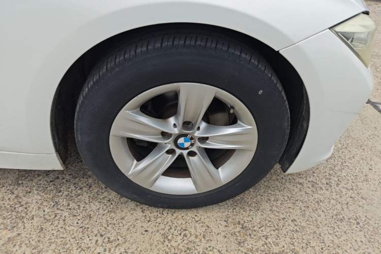 Used BMW 3 Series 2014 320i Sport Edition Right Front Wheel Hub