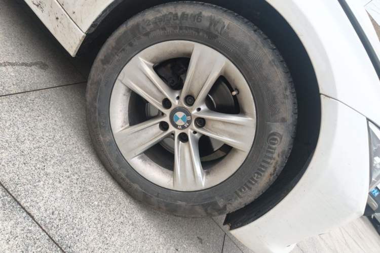 Used BMW 3 Series 2014 320i Active Edition Right Front Wheel Hub