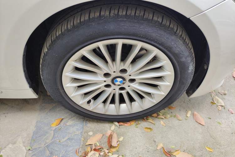 Used BMW 3 Series 2014 320Li Fashion Design Package Right Front Wheel Hub