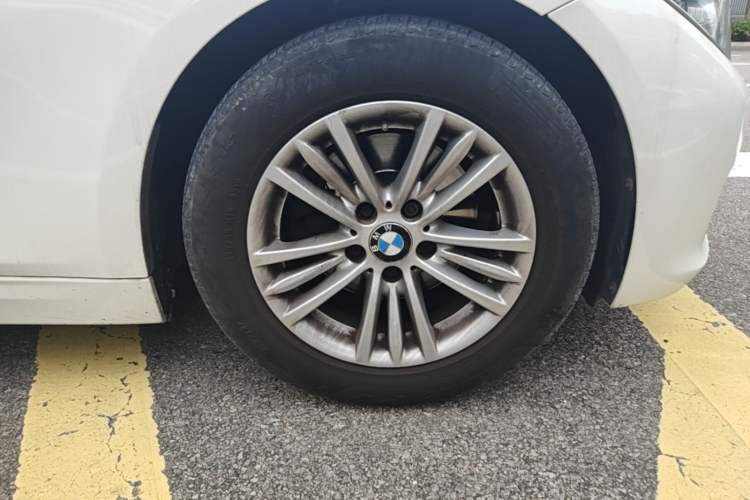 Used BMW 3 Series 2014 320i Sport Edition Right Front Wheel Hub