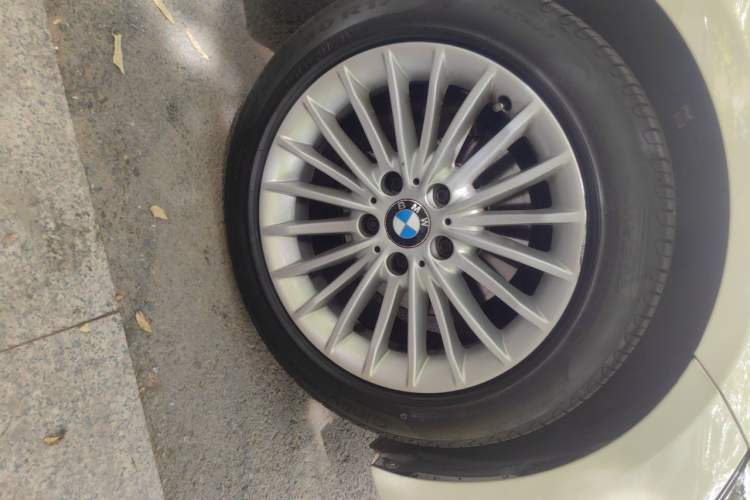 Used BMW 3 Series 2014 320Li Luxury Design Package Right Front Wheel Hub