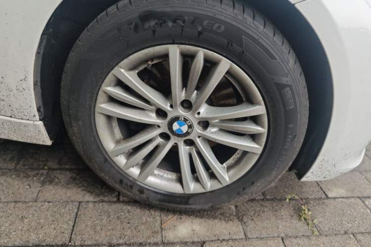 Used BMW 3 Series 2014 320Li Fashion Model Right Front Wheel Hub