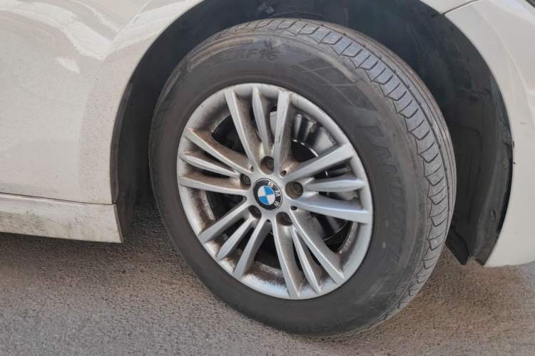 Used BMW 3 Series 2014 320Li Fashion Model Right Front Wheel Hub