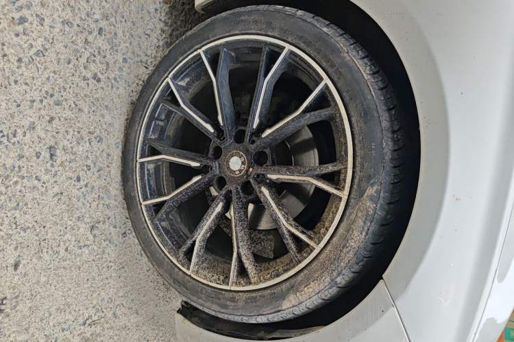 Used BMW 3 Series 2014 328i Sport Design Package Right Front Wheel Hub