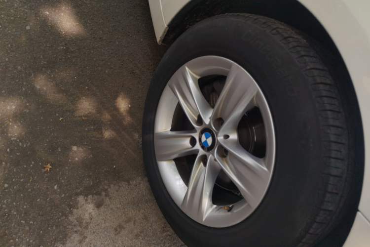 Used BMW 3 Series 2014 320i Active Edition Right Front Wheel Hub
