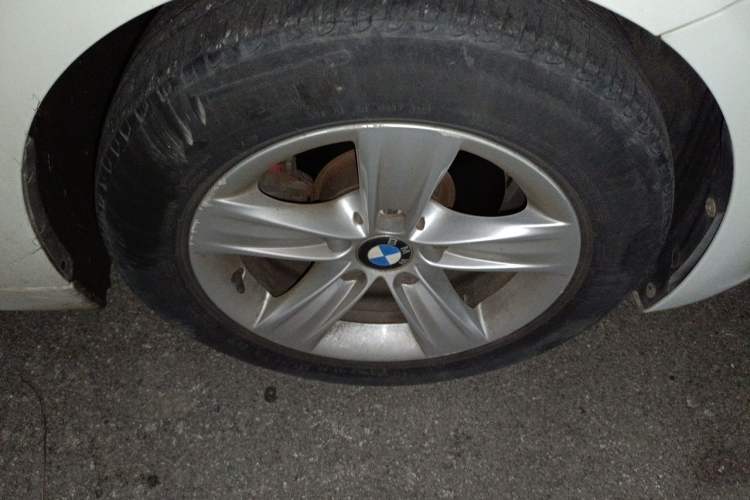 Used BMW 3 Series 2014 320i Active Edition Right Front Wheel Hub
