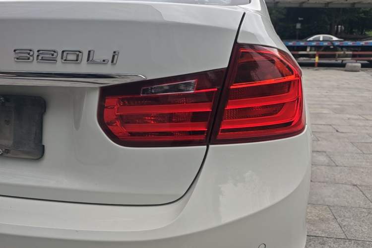 Used BMW 3 Series 2014 320Li Fashion Model Right Rear Taillight