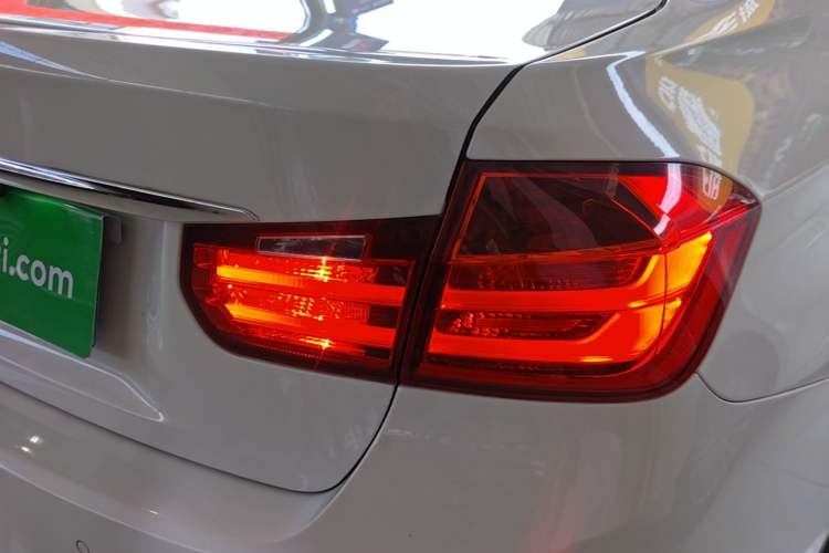 Used BMW 3 Series 2014 320Li Fashion Model Right Rear Taillight