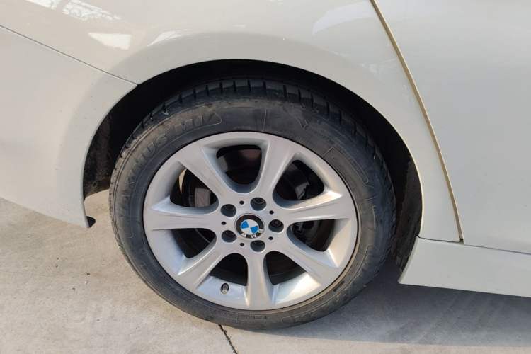Used BMW 3 Series 2014 328Li Fashion Model Right Rear Wheel Hub