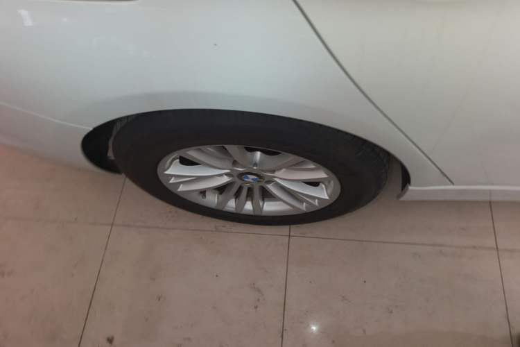 Used BMW 3 Series 2014 320Li Fashion Model Right Rear Wheel Hub