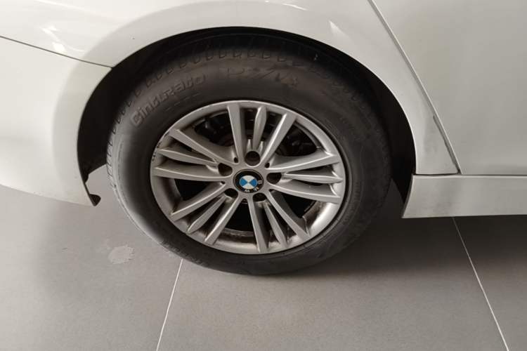 Used BMW 3 Series 2014 320Li Fashion Model Right Rear Wheel Hub