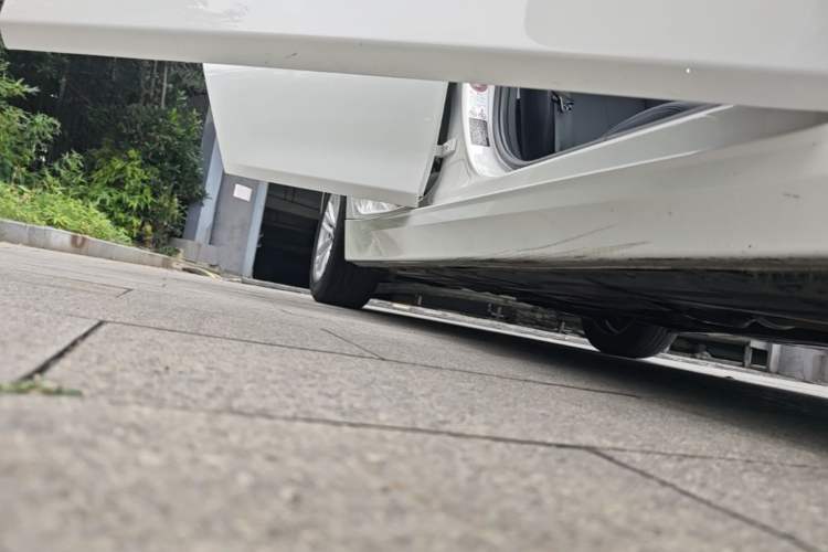 Used BMW 3 Series 2014 320Li Fashion Model Right Side Sill