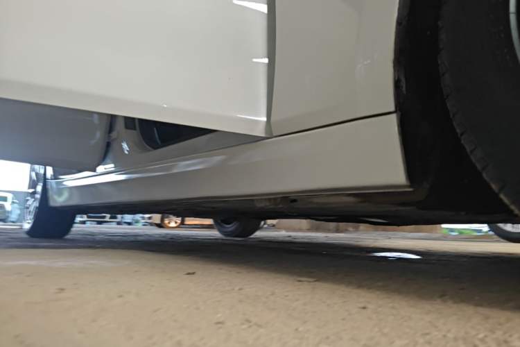 Used BMW 3 Series 2014 320Li Fashion Model Right Side Sill