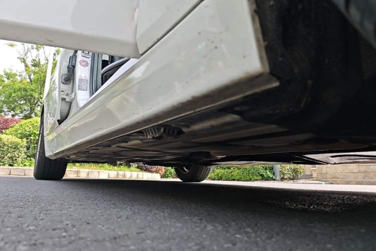 Used BMW 3 Series 2014 320Li Fashion Model Right Side Sill
