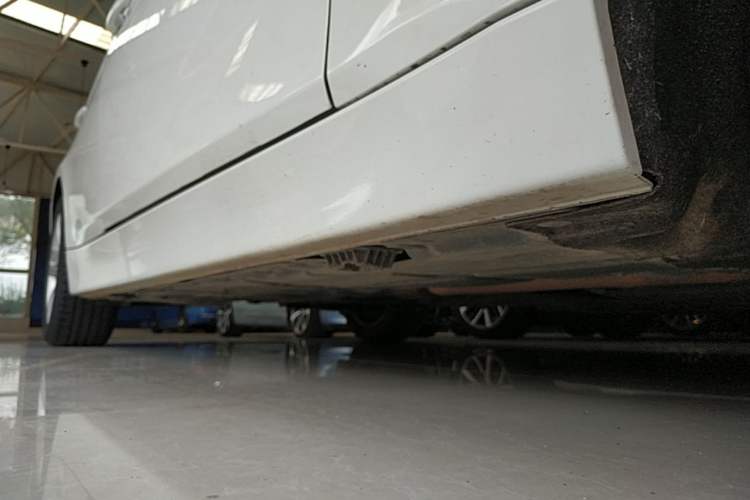 Used BMW 3 Series 2014 320i Sport Design Package Right Side Sill