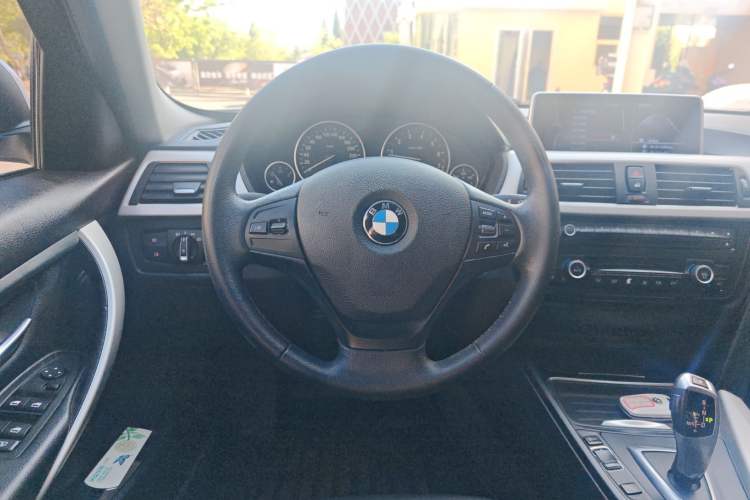 Used BMW 3 Series 2014 320Li Fashion Model Steering Wheel