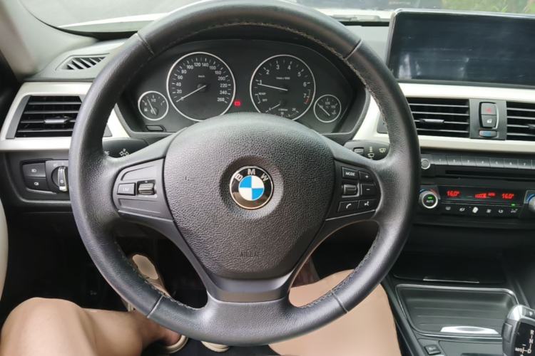 Used BMW 3 Series 2014 320Li Fashion Model Steering Wheel