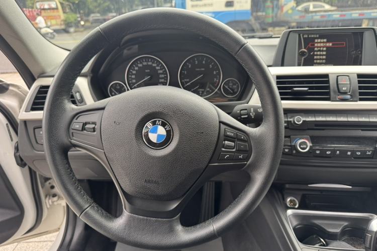 Used BMW 3 Series 2014 320Li Fashion Model Steering Wheel