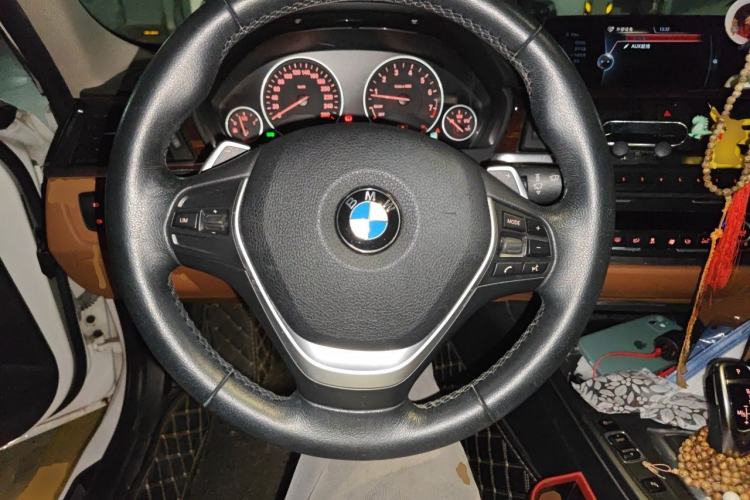 Used BMW 3 Series 2014 320Li Luxury Design Package Steering Wheel