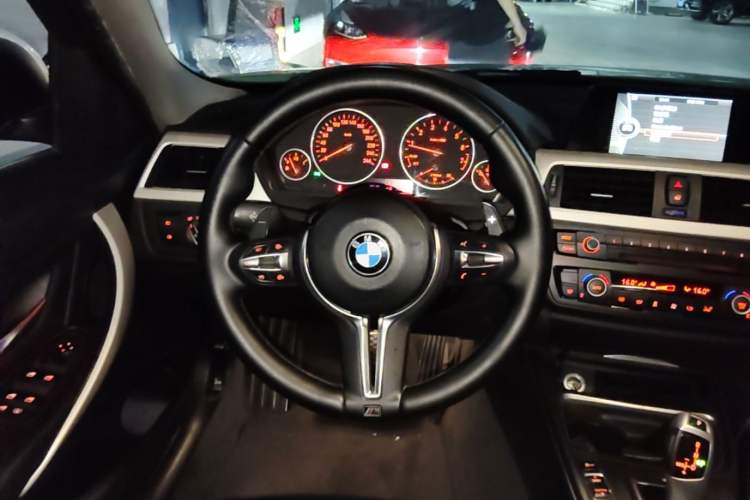 Used BMW 3 Series 2014 320Li Fashion Model Steering Wheel