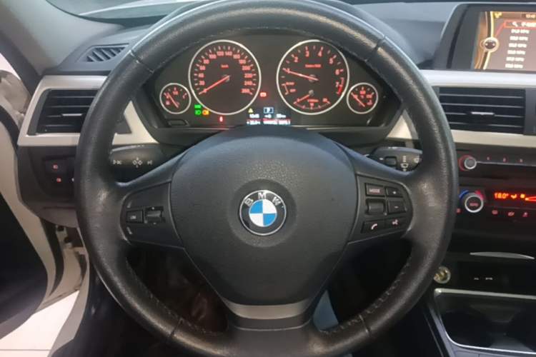 Used BMW 3 Series 2014 320Li Fashion Model Steering Wheel