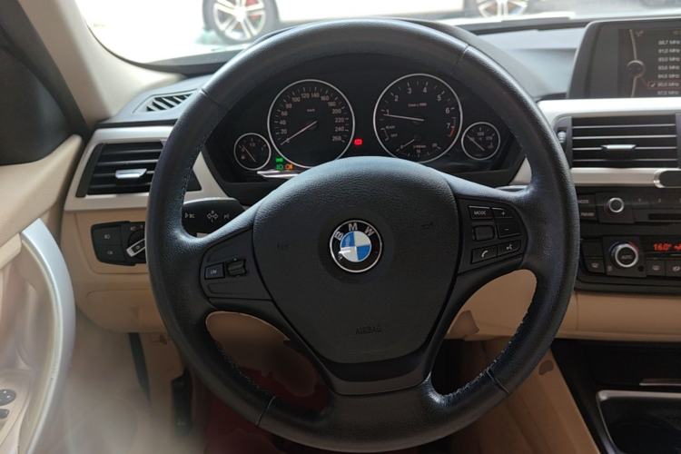 Used BMW 3 Series 2014 320Li Fashion Model Steering Wheel
