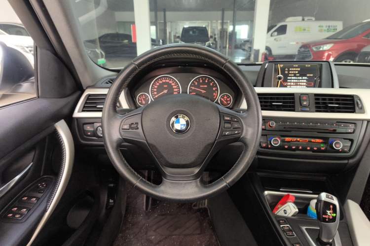 Used BMW 3 Series 2014 320Li Fashion Model Steering Wheel