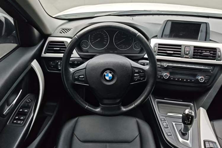 Used BMW 3 Series 2014 320Li Fashion Model Steering Wheel