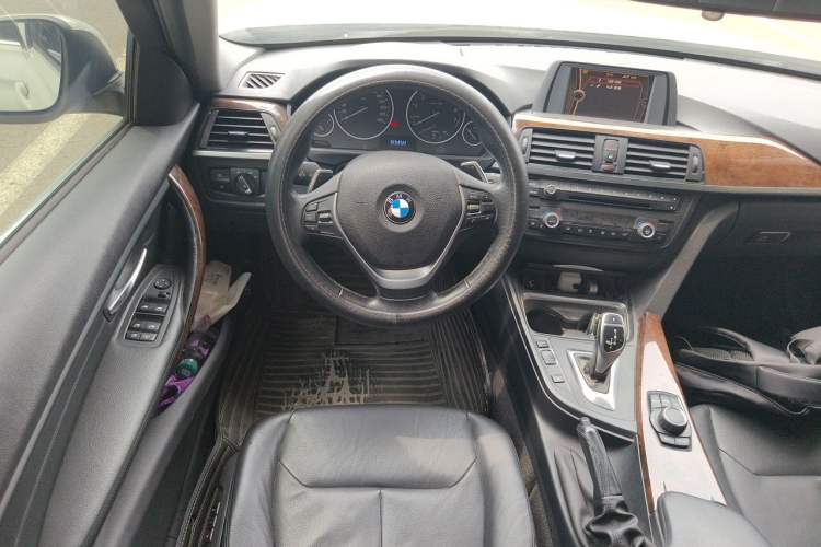 Used BMW 3 Series 2014 328Li Fashion Model Steering Wheel