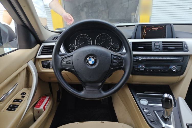 Used BMW 3 Series 2014 320Li Fashion Model Steering Wheel