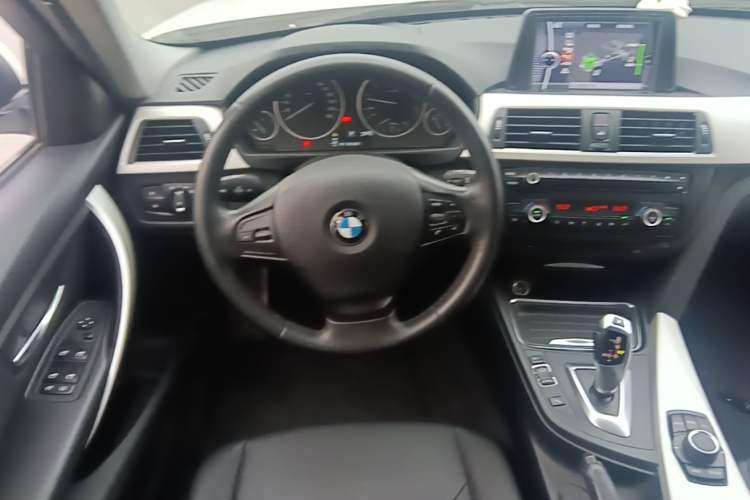 Used BMW 3 Series 2014 320Li Fashion Model Steering Wheel