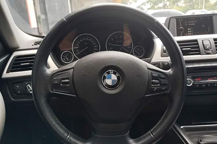 Used BMW 3 Series 2014 320Li Fashion Model Steering Wheel