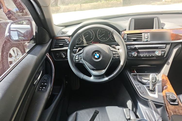 Used BMW 3 Series 2014 328Li Fashion Model Steering Wheel